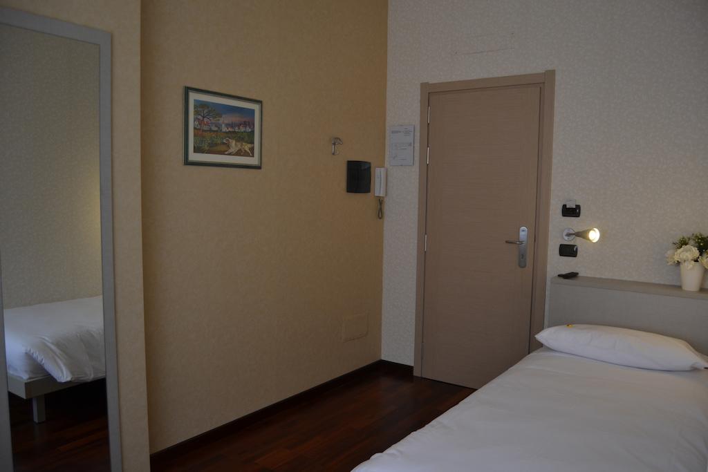 Italia 30 Hotell Gorgonzola Rom bilde